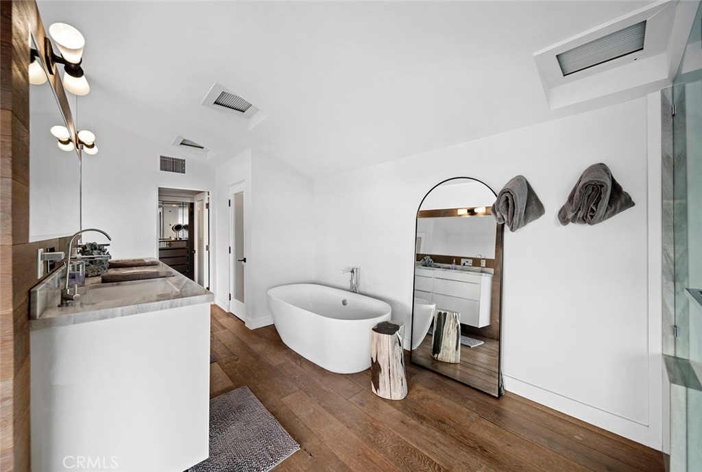 Primary BathPrimary Bathroom - 343 Emerald Bay, Laguna Beach CA 92651 - photo 19