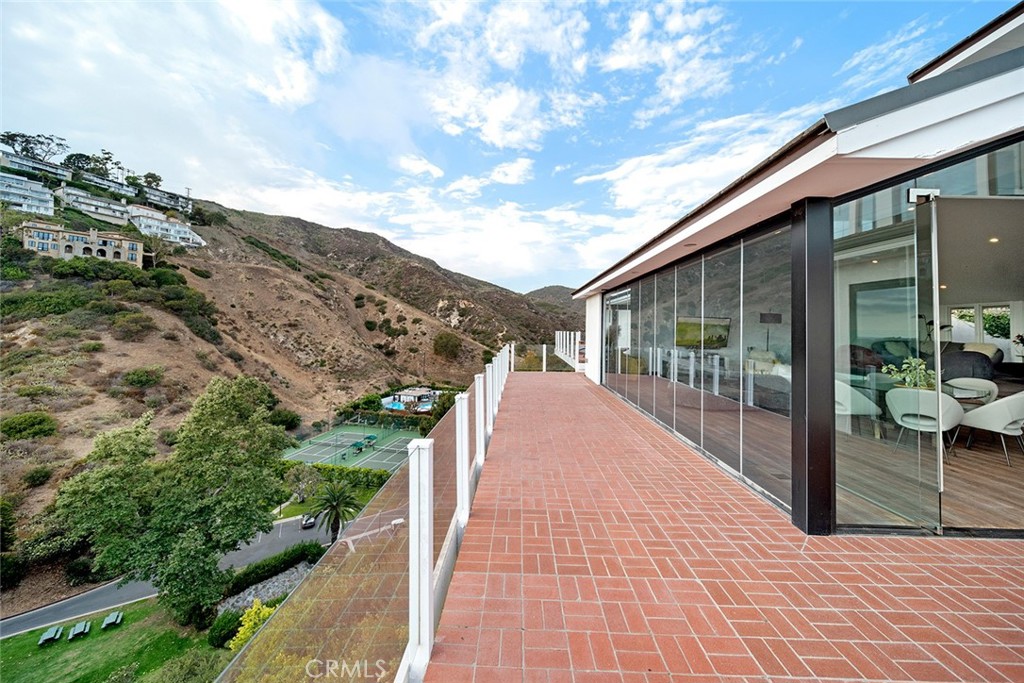 343 Emerald Bay, Laguna Beach CA 92651 - photo 25