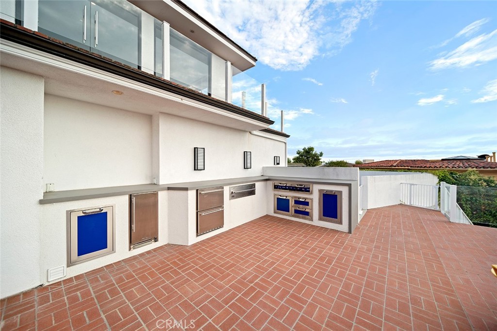 Main Deck wit BBQ - 343 Emerald Bay, Laguna Beach CA 92651 - photo 26