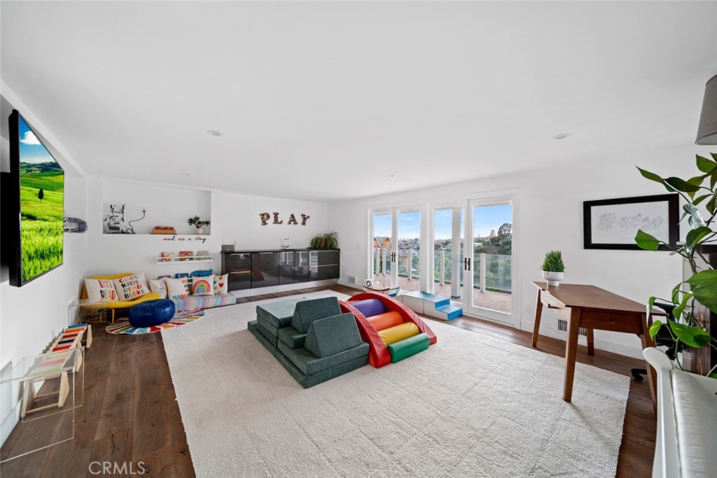 Playroom downstairs - 343 Emerald Bay, Laguna Beach CA 92651 - photo 29