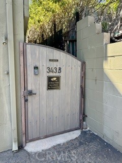 Enter unit through the private gate. - 343 Myrtle Street B, Laguna Beach CA 92651 - photo 6