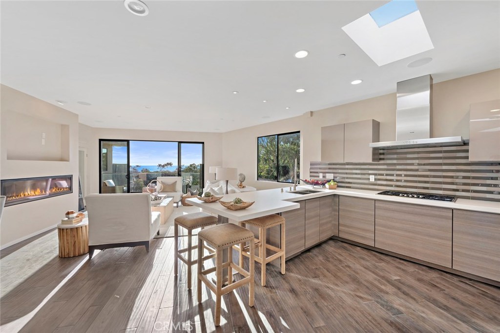 346 Y Place, Laguna Beach CA 92651 - photo 1