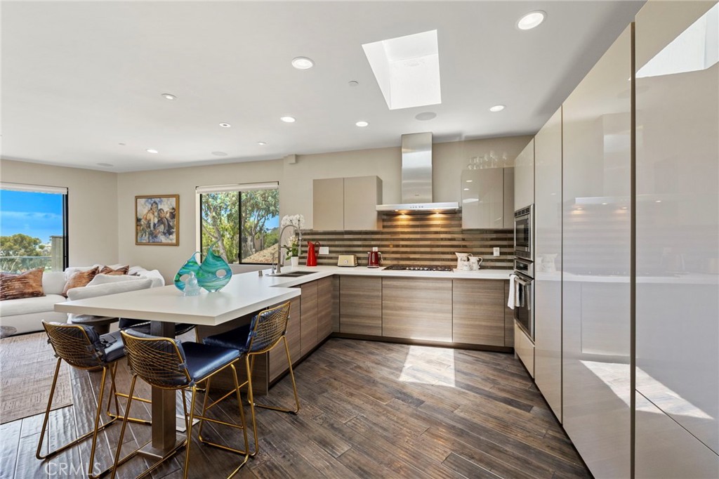 346 Y Place, Laguna Beach CA 92651 - photo 3