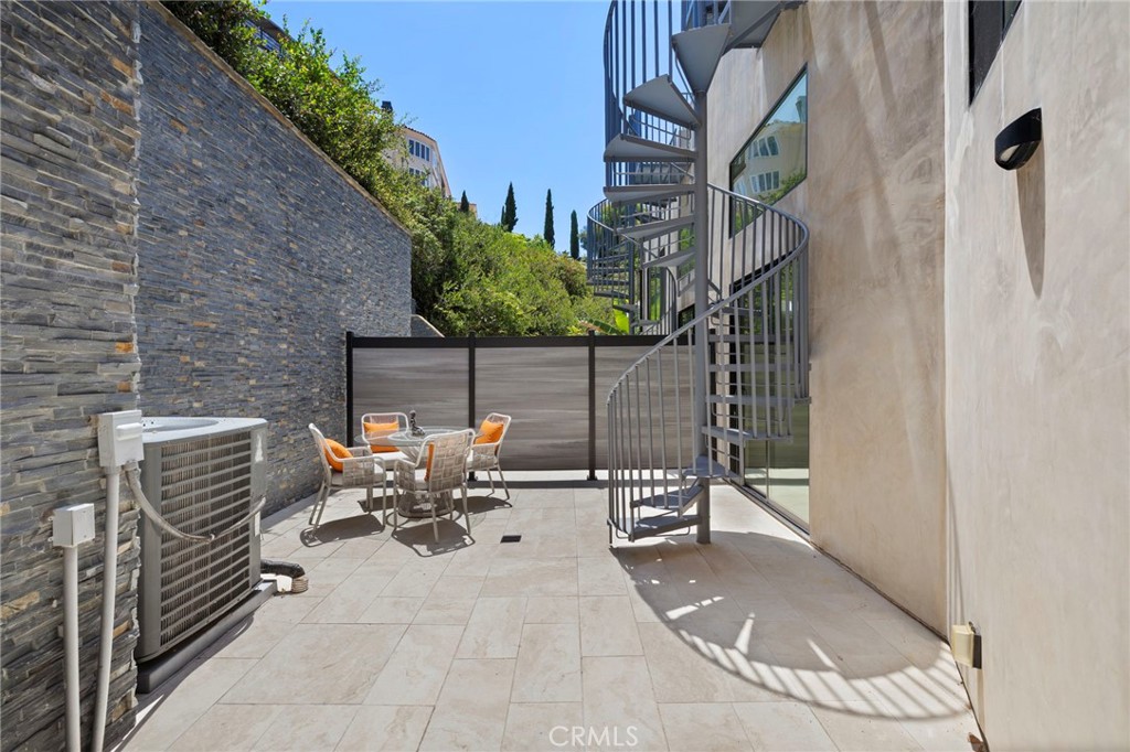 346 Y Place, Laguna Beach CA 92651 - photo 22
