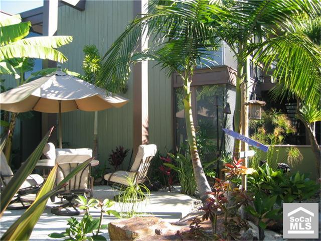 Interior shared patio - 347 MYRTLE Street 347, Laguna Beach CA 92651 - photo 1