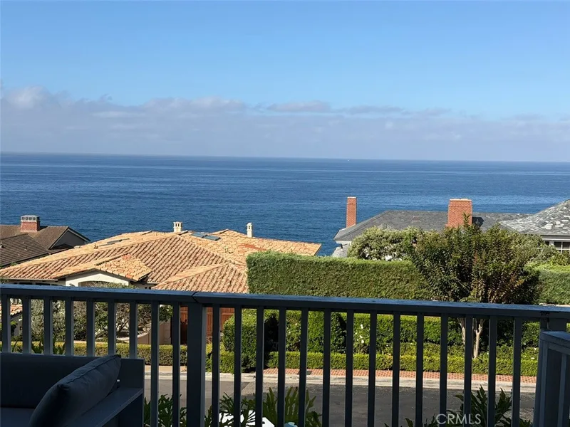 35 N N La Senda, Laguna Beach, CA 92651