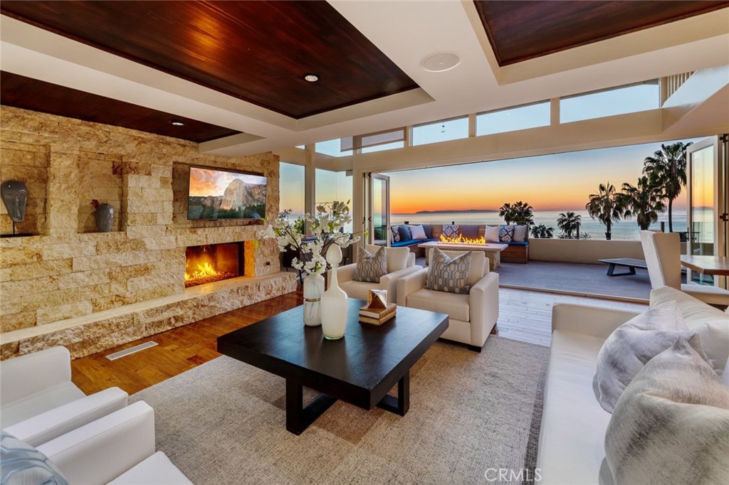 35 N Stonington Road, Laguna Beach CA 92651 - photo 1
