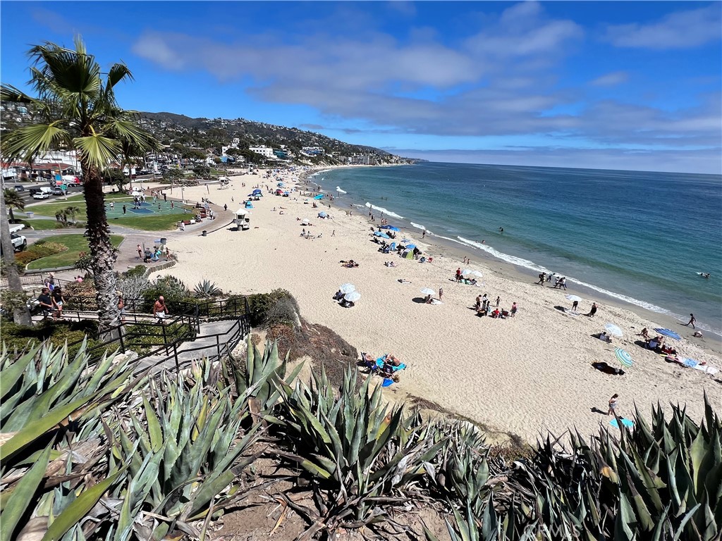 Situated Right in the heart of the downtown Village area, just two Blocks from Main Beach! - 350 Loma Terrace, Laguna Beach CA 92651 - photo 1