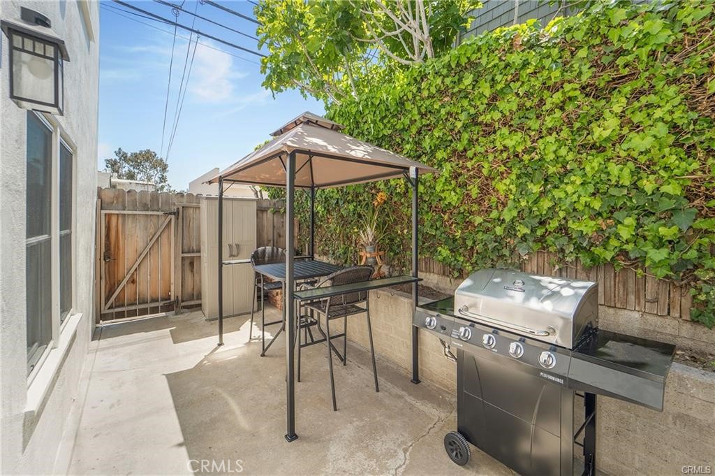 Shared barbecue area - 361 Cypress Drive A, Laguna Beach CA 92651 - photo 15