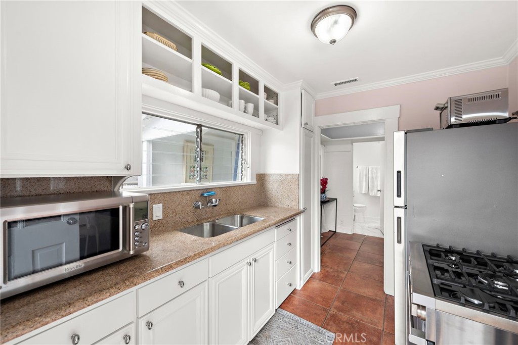 368 Oak Street, Laguna Beach CA 92651 - photo 11