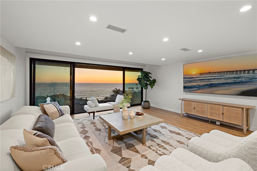 37 Blue Lagoon, Laguna Beach CA 92651 - photo 1