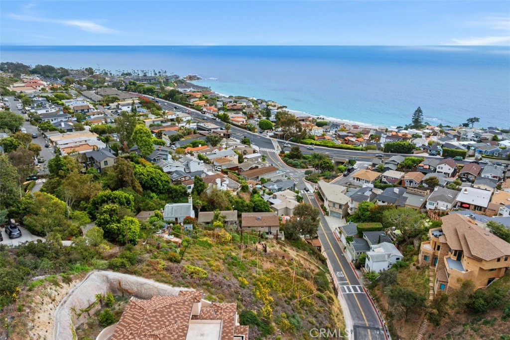 It's an easy walk to restaurants, beaches, coffee, parks, etc. It is approximately half a mile to the Montage Laguna Bea - 375 Nyes Place, Laguna Beach CA 92651 - photo 10