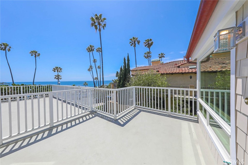 376 Cliff Drive E, Laguna Beach CA 92651 - photo 1