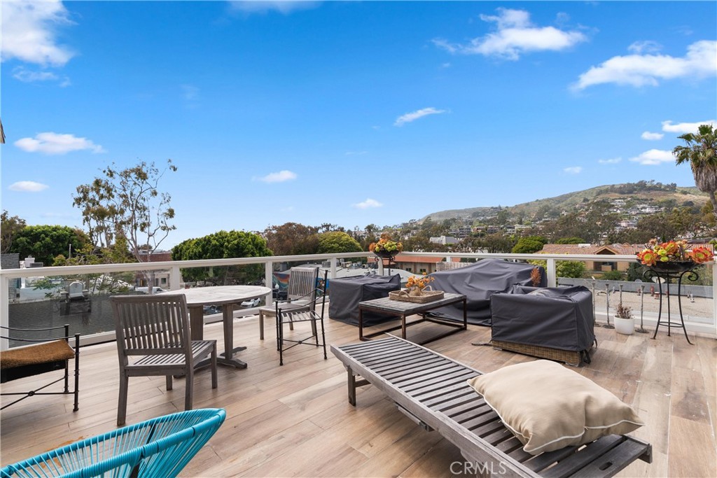 377 Mermaid Street, Laguna Beach CA 92651 - photo 1