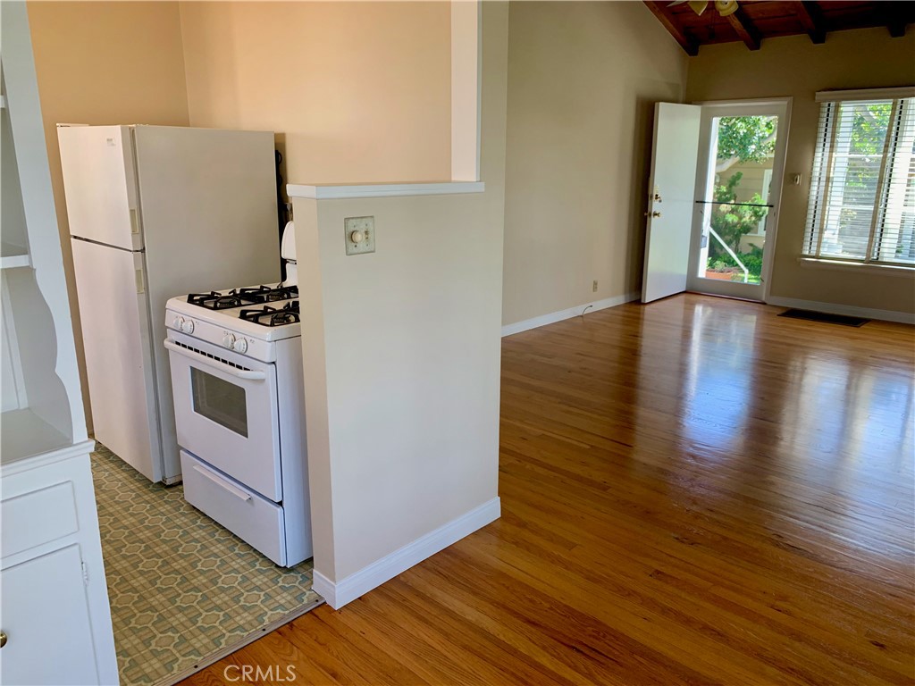 387 living - 379 Aster, Laguna Beach CA 92651 - photo 28
