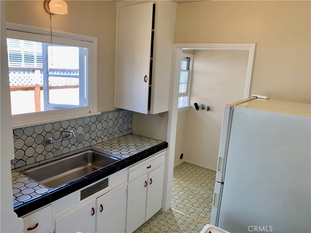 387 kitchen - 379 Aster, Laguna Beach CA 92651 - photo 41