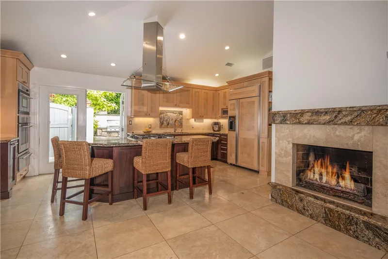 382 Thalia, Laguna Beach