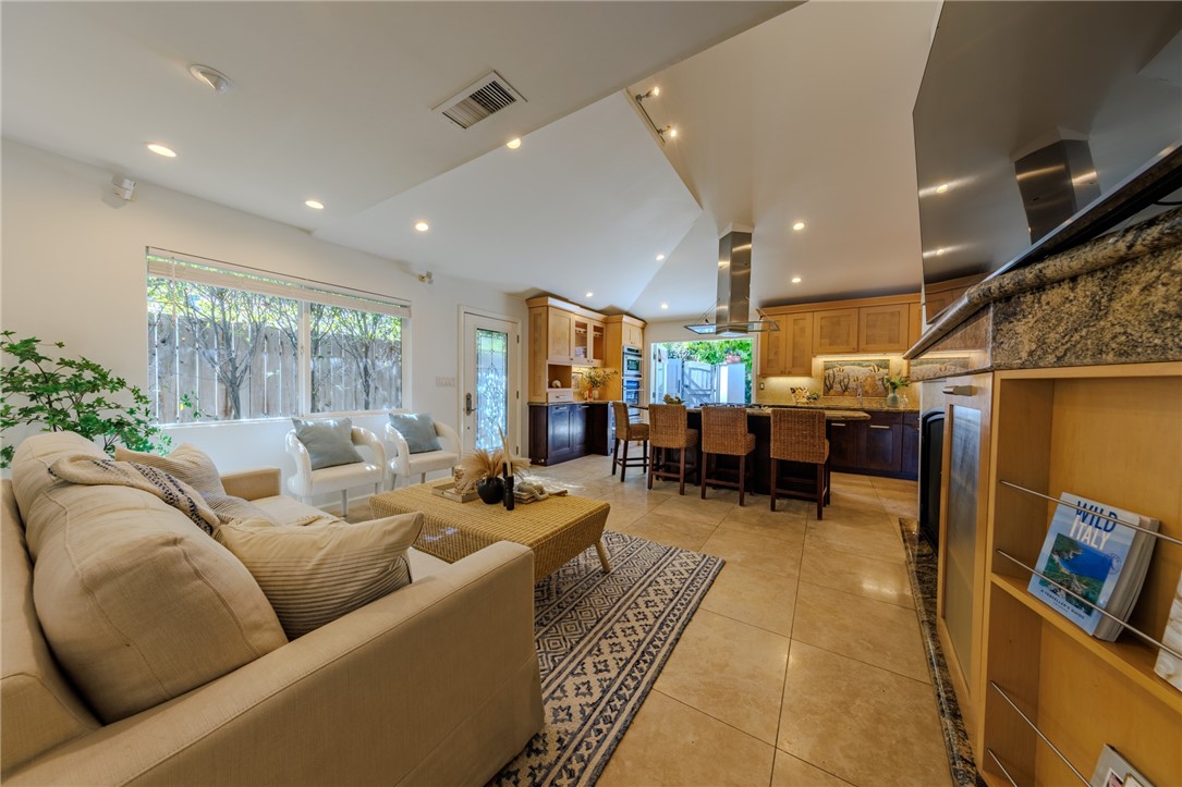 382 Thalia, Laguna Beach CA 92651 - photo 9