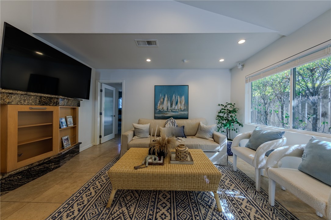 382 Thalia, Laguna Beach CA 92651 - photo 10