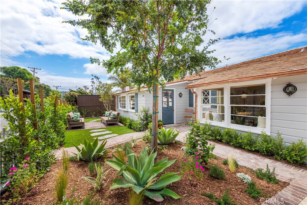 385 Monterey Drive, Laguna Beach CA 92651 - photo 1