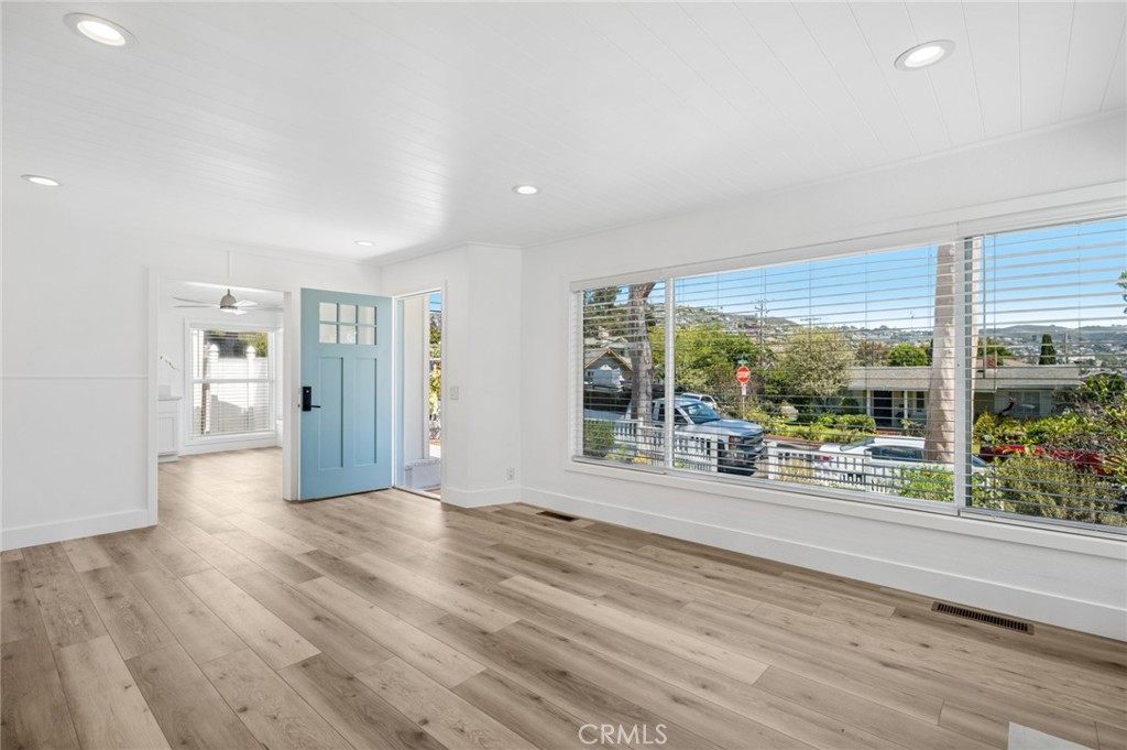 394 Aster Street, Laguna Beach CA 92651 - photo 5