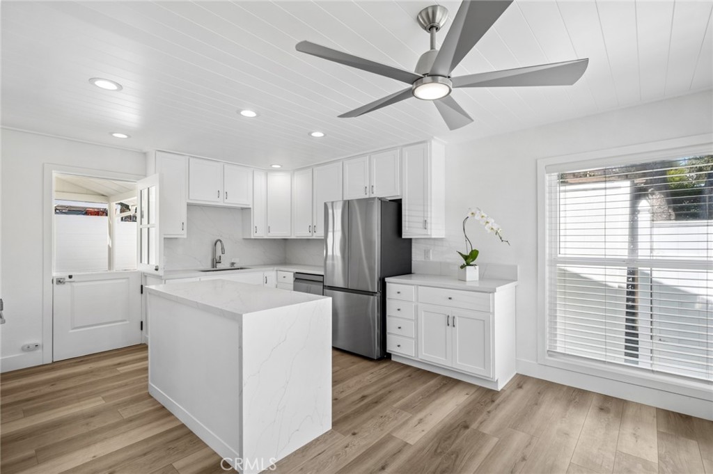 394 Aster Street, Laguna Beach CA 92651 - photo 6