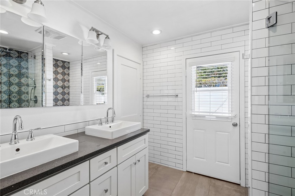 394 Aster Street, Laguna Beach CA 92651 - photo 10