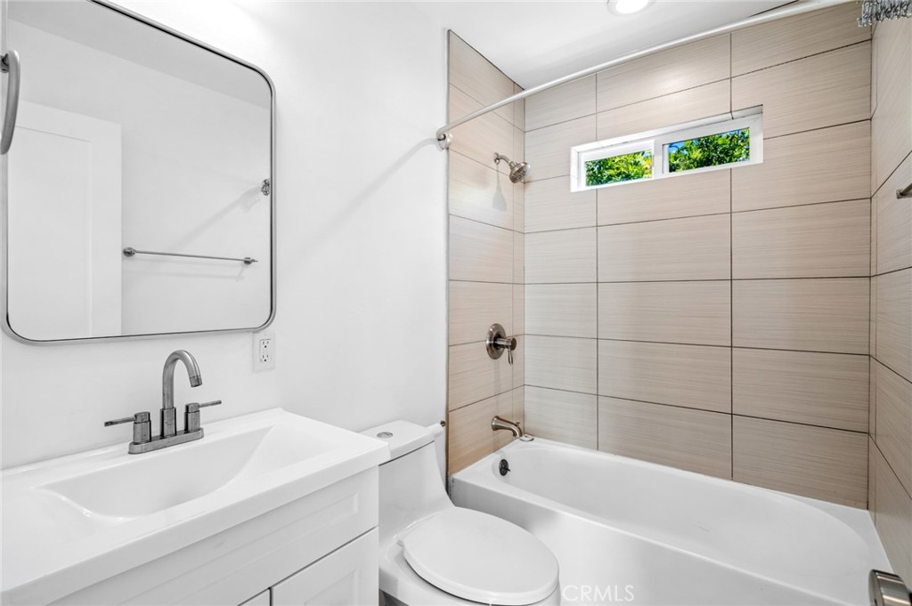 394 Aster Street, Laguna Beach CA 92651 - photo 14