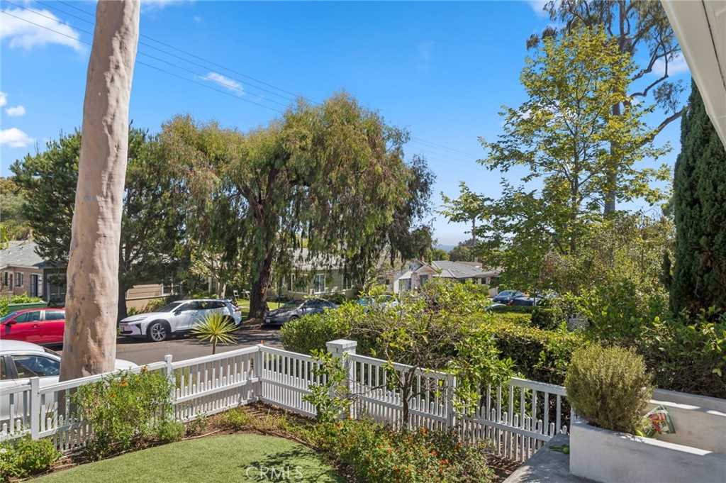 394 Aster Street, Laguna Beach CA 92651 - photo 17