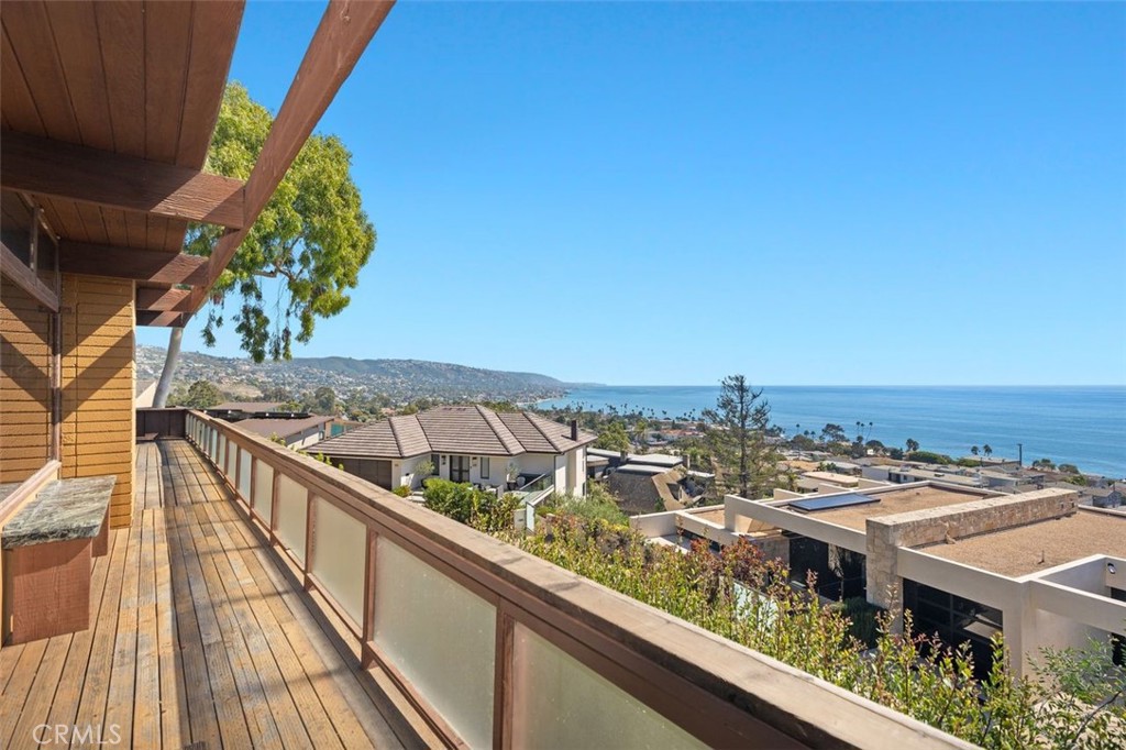394 Pinecrest Drive, Laguna Beach CA 92651 - photo 1