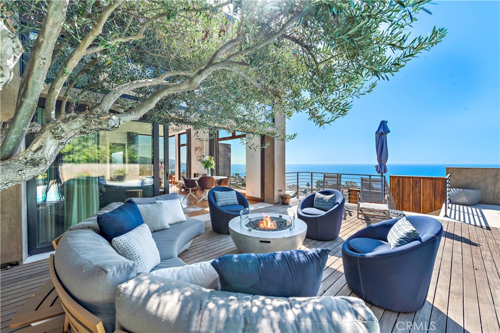 397 Weymouth Place, Laguna Beach CA 92651 - photo 1