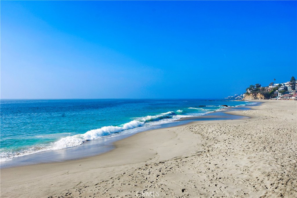 One of Laguna's most stunning beaches. The perfect beach to soak up the sun. - 4 Blue Lagoon, Laguna Beach CA 92651 - photo 1