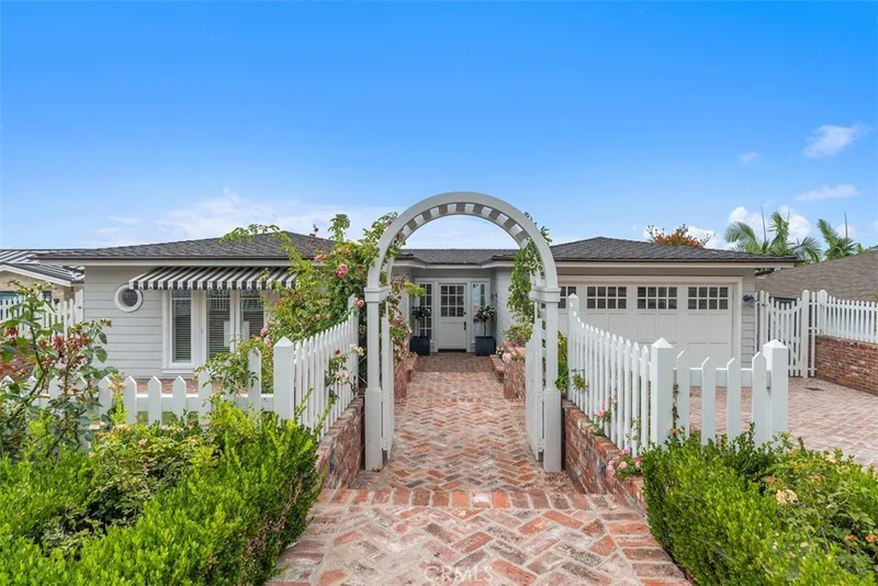 4 S Stonington, Laguna Beach