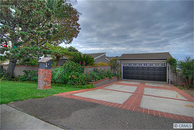 Single Level Beach Cottage - 4 S STONINGTON Road, Laguna Beach CA 92651 - photo 1