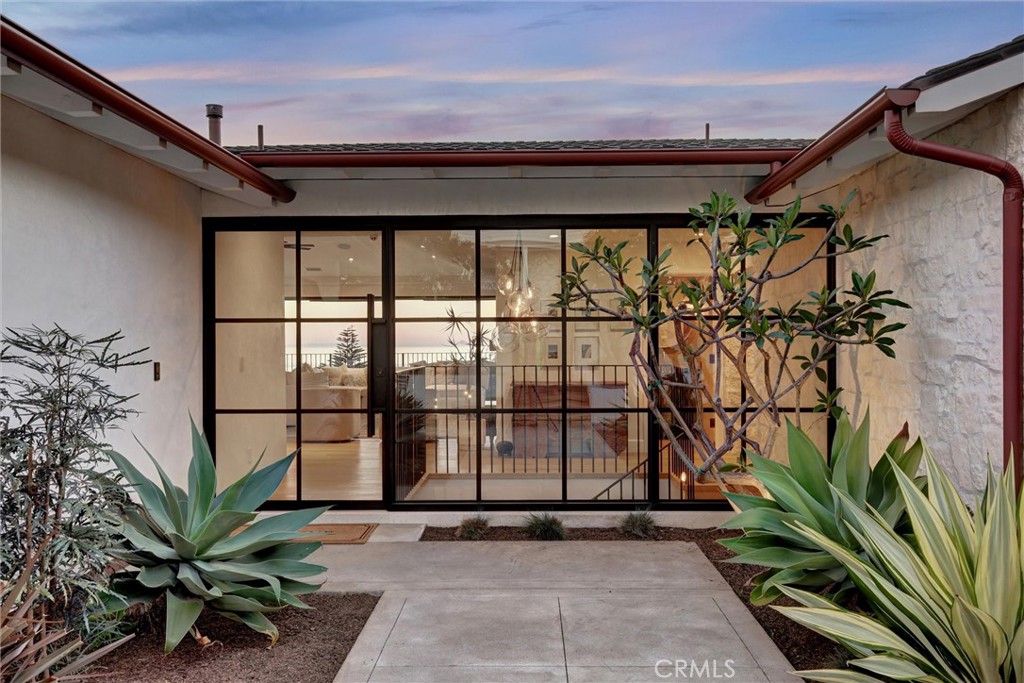 4 S Vista De La Luna, Laguna Beach CA 92651 - photo 2