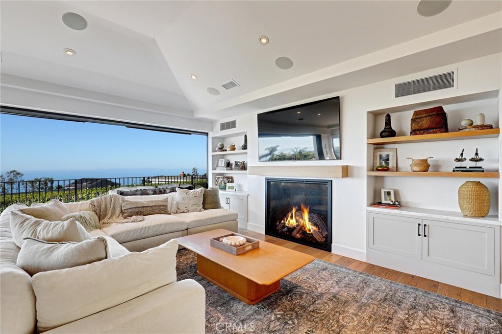 4 S Vista De La Luna, Laguna Beach CA 92651 - photo 14