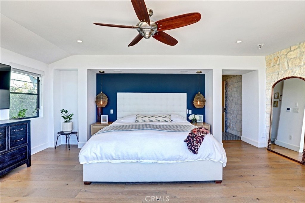 4 S Vista De La Luna, Laguna Beach CA 92651 - photo 24