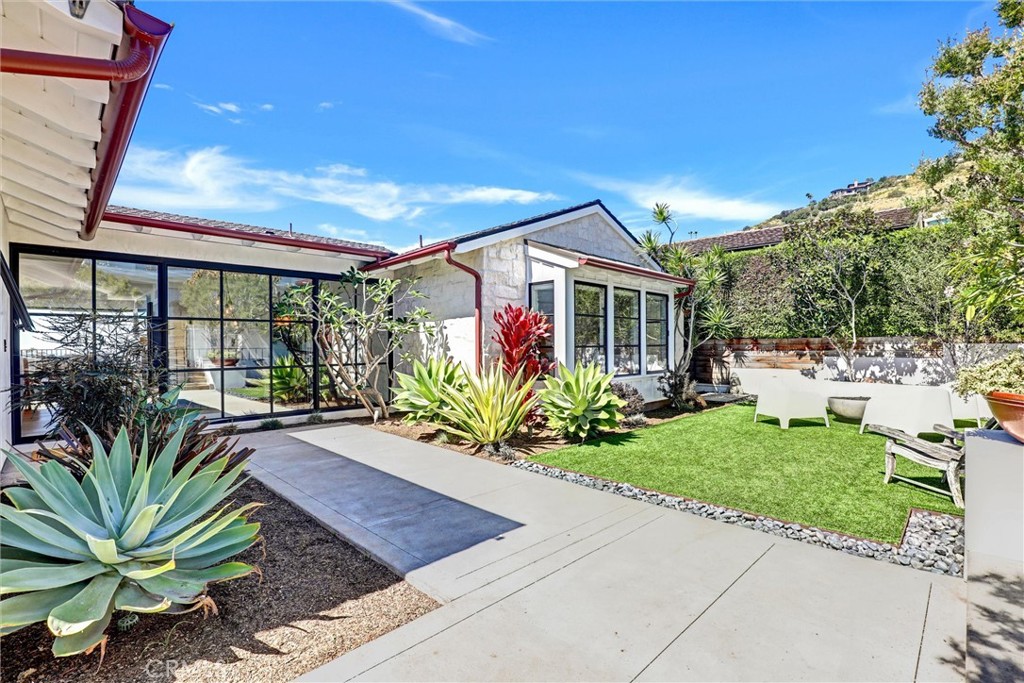 4 S Vista De La Luna, Laguna Beach CA 92651 - photo 54