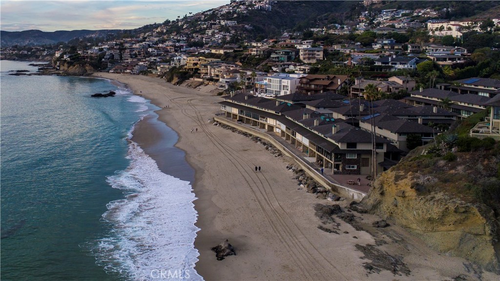 DURING WINTER MONTHS, ENJOY A LARGE BEACH IN FRONT OF SEAWALL - 40 Blue Lagoon, Laguna Beach CA 92651 - photo 24