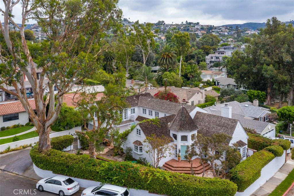 CLASSIC PRIVATE ESTATE ON AMAZING CORNER LOT IN VILLAGE - 400 El Bosque, Laguna Beach CA 92651 - photo 1