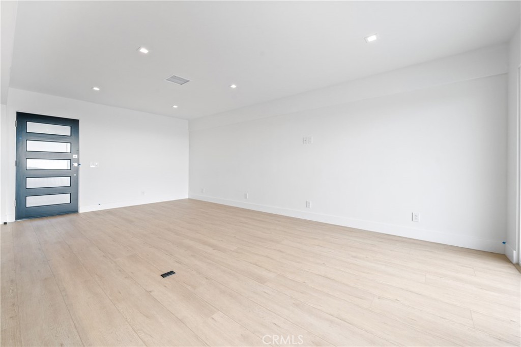 400 Loma C, Laguna Beach CA 92651 - photo 1