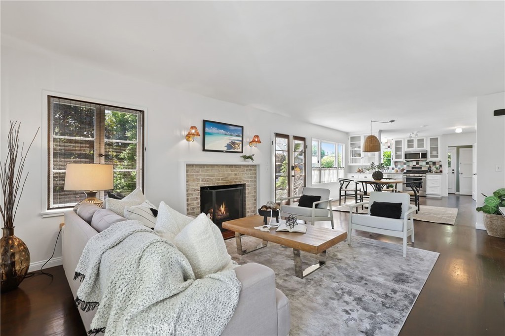 Welcome Home! - 400 Poplar Street, Laguna Beach CA 92651 - photo 1