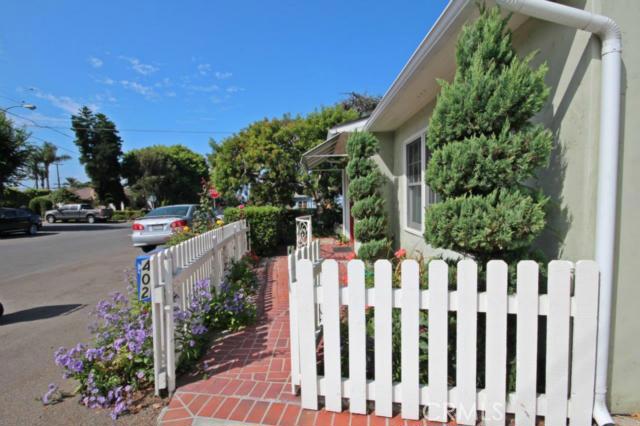 Perfect little cottage even has a white picket fence! - 402 Brooks Street, Laguna Beach CA 92651 - photo 1