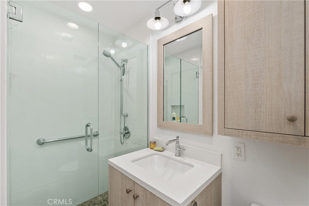 404 Loma C, Laguna Beach CA 92651 - photo 15