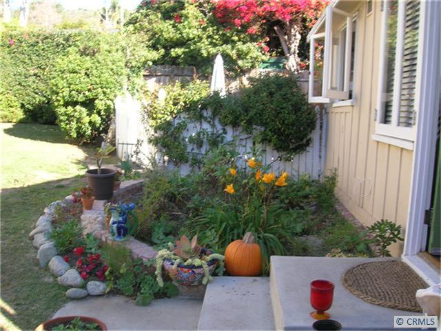 Front garden -- plant your fresh flower garden - 409 JASMINE Street, Laguna Beach CA 92651 - photo 1