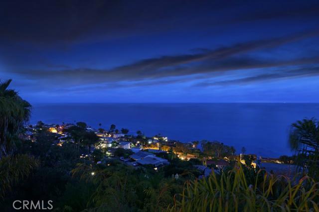 Mesmerizing expansive unobstructed ocean and whitewater views from this architect-owned and designed warm contemporary h - 420 Alta Vista Way, Laguna Beach CA 92651 - photo 1