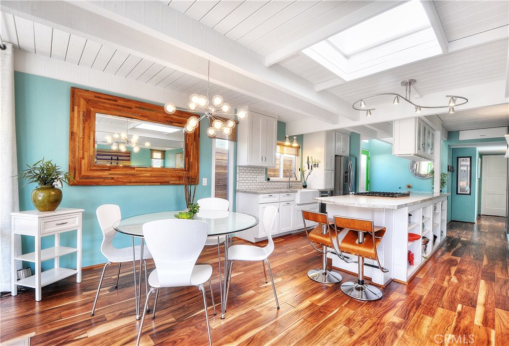 Inside and out, home has been designed to a tee in keeping with it's 1968 midcentury architecture. - 420 Osgood Court, Laguna Beach CA 92651 - photo 1