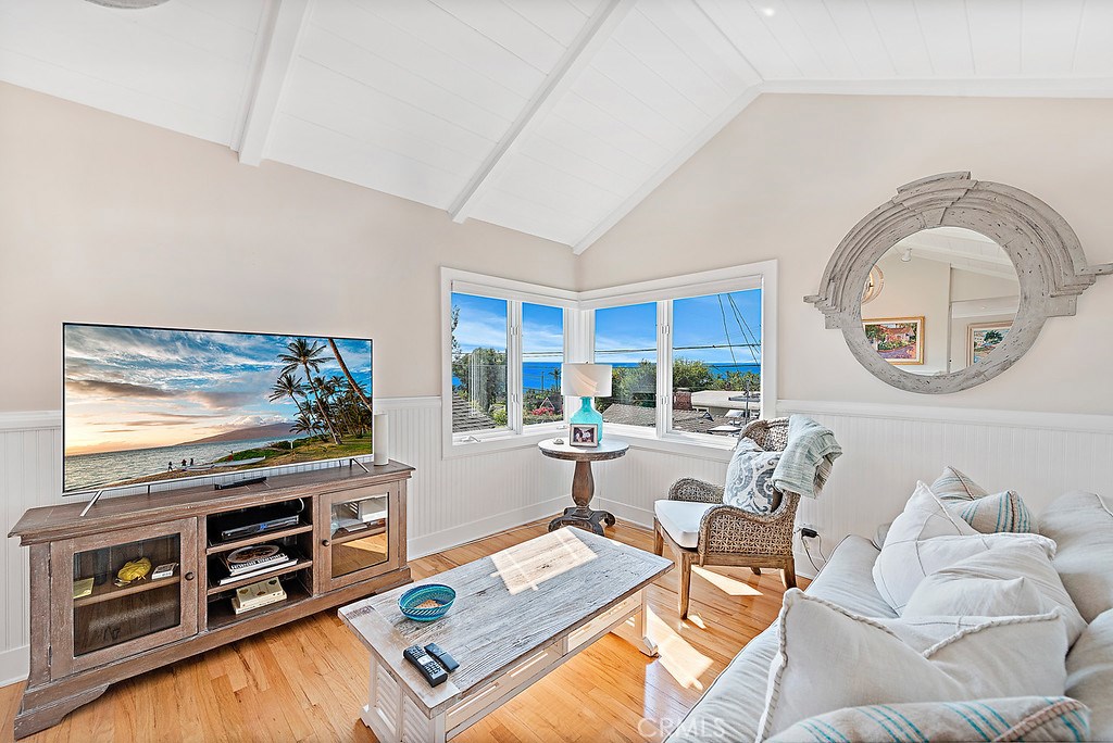 421 Osgood Court, Laguna Beach CA 92651 - photo 1