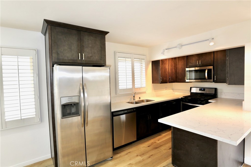 425 Cypress Drive 4, Laguna Beach CA 92651 - photo 1