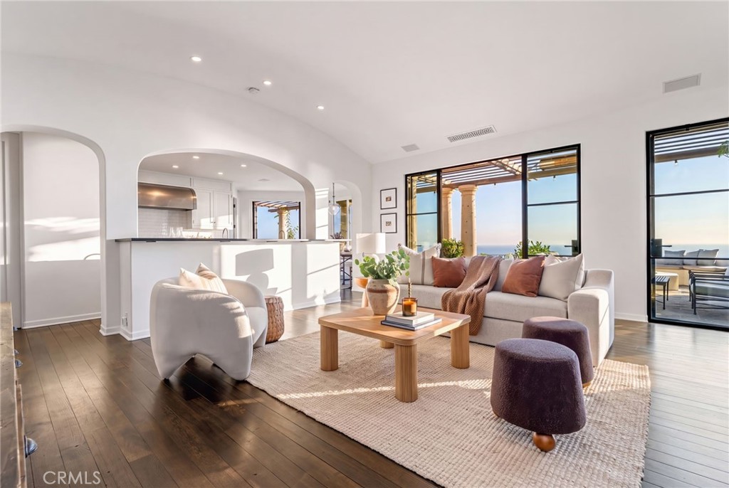425 Panorama Drive, Laguna Beach CA 92651 - photo 12